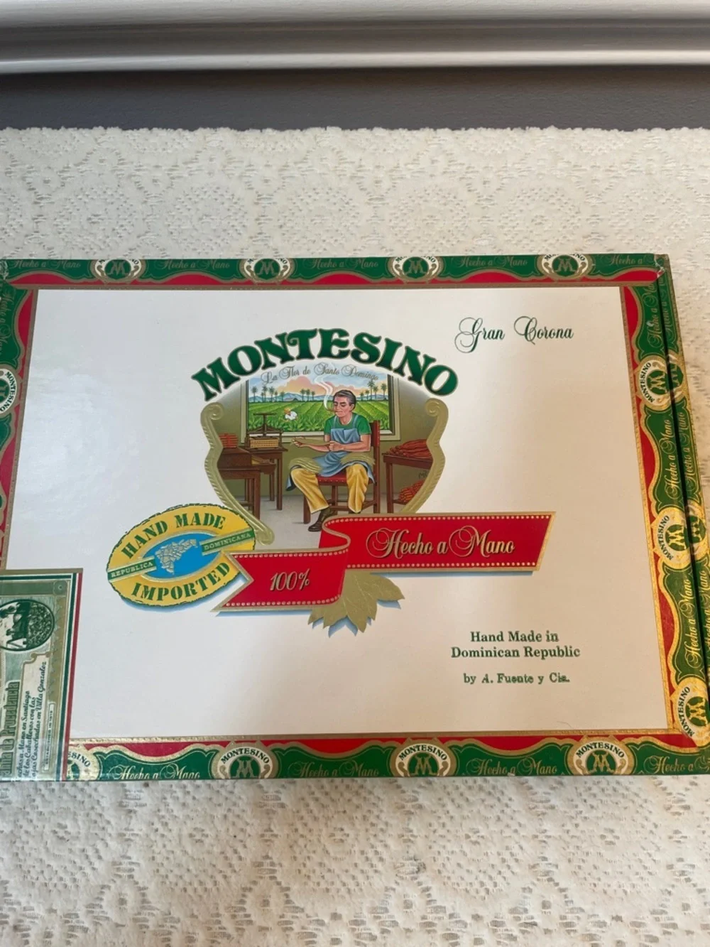 Vintage Montesino cigar  Box -Dominican republic